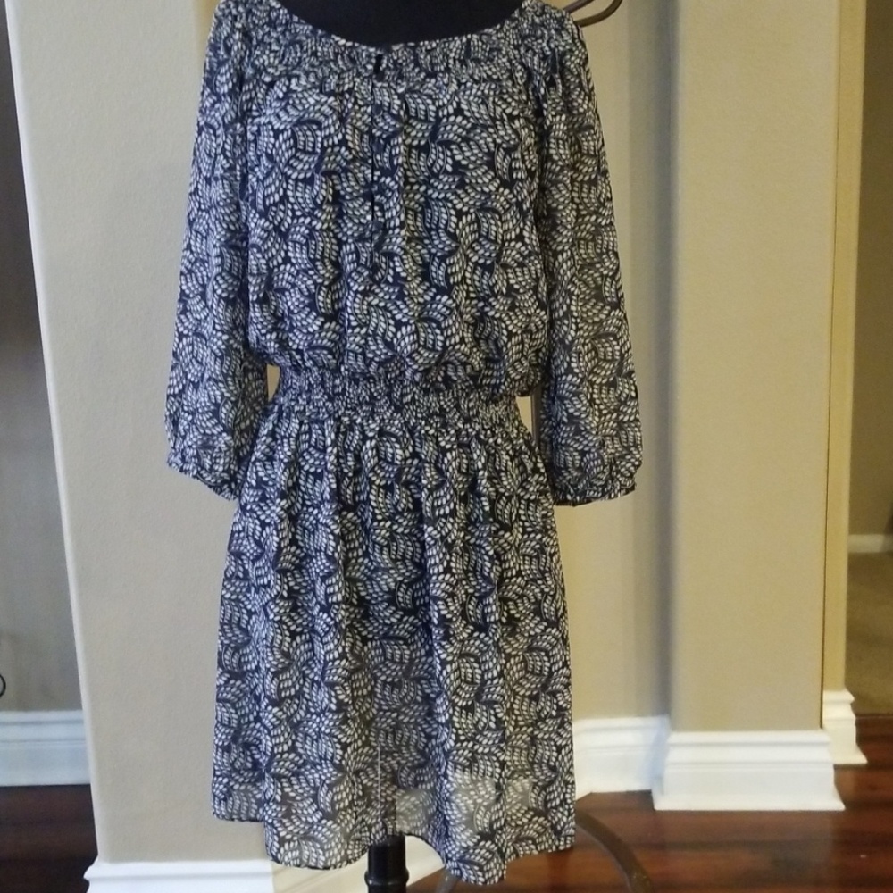 Gap long sleeve white and blue printed dress.